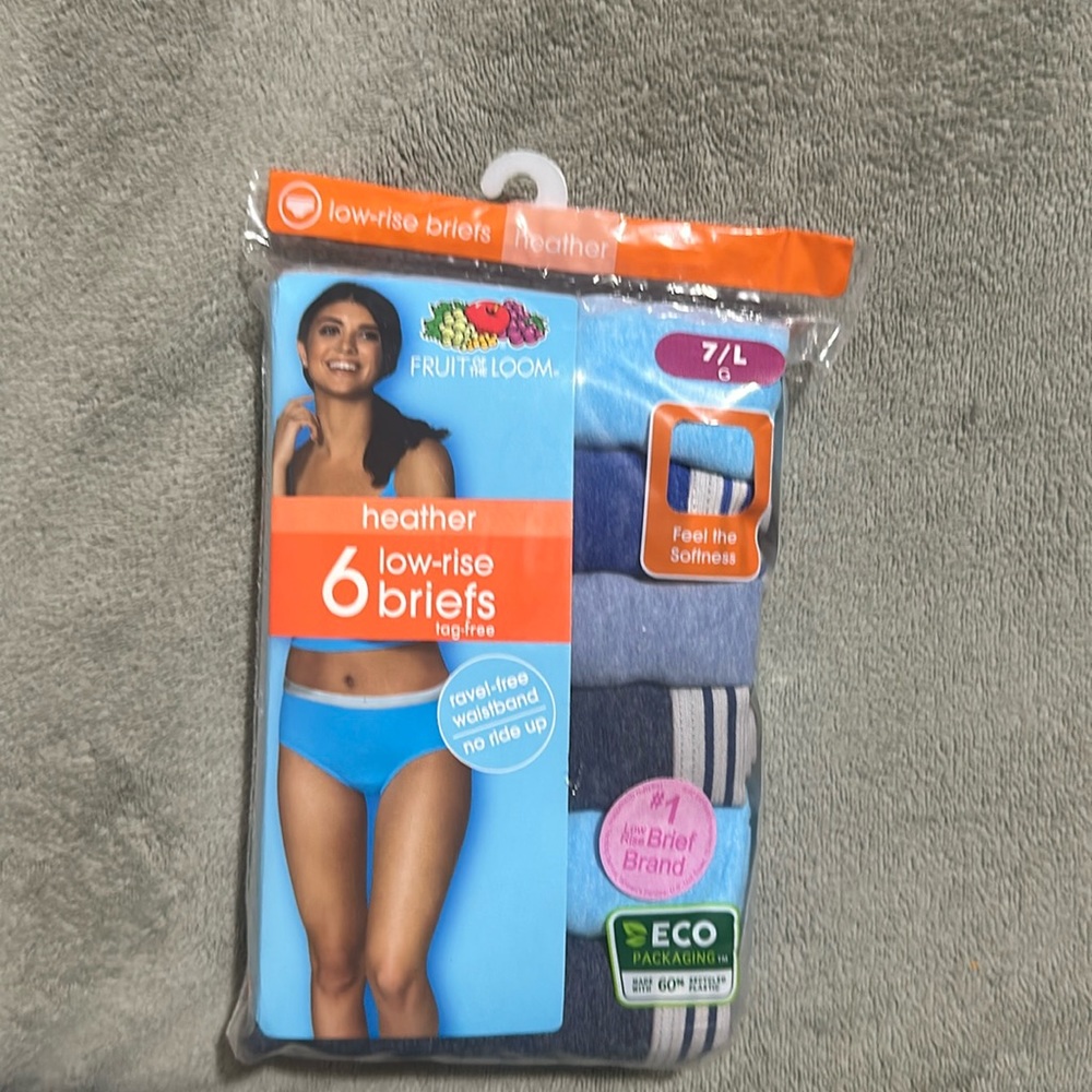 Fruit of the Loom Low Rise Briefs 12 Pairs Size 7/L NIP - Picture 2 of 3